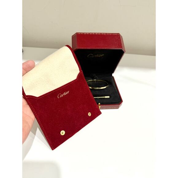 Cartier Love Bracelet Yellow Gold Small Model 18 with Box - Picture 3 of 6